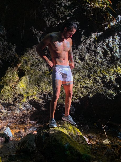 Yorgi Torres セックススター アーカイブ