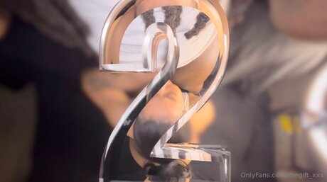 The Gift_ セクシー女優 写真