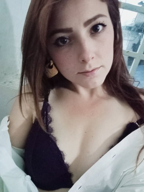 Sarely ポルノスター 写真