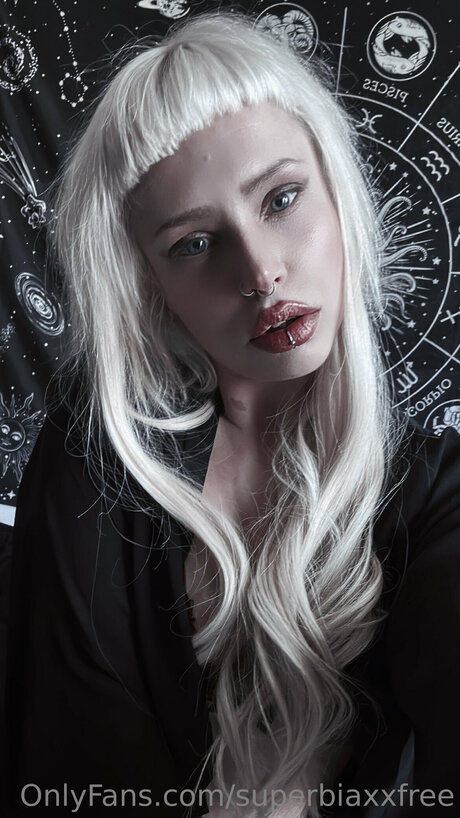 Superbia ポルノスター ヌード ギャラリー