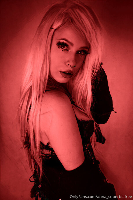 Superbia ポルノスター トップ 写真