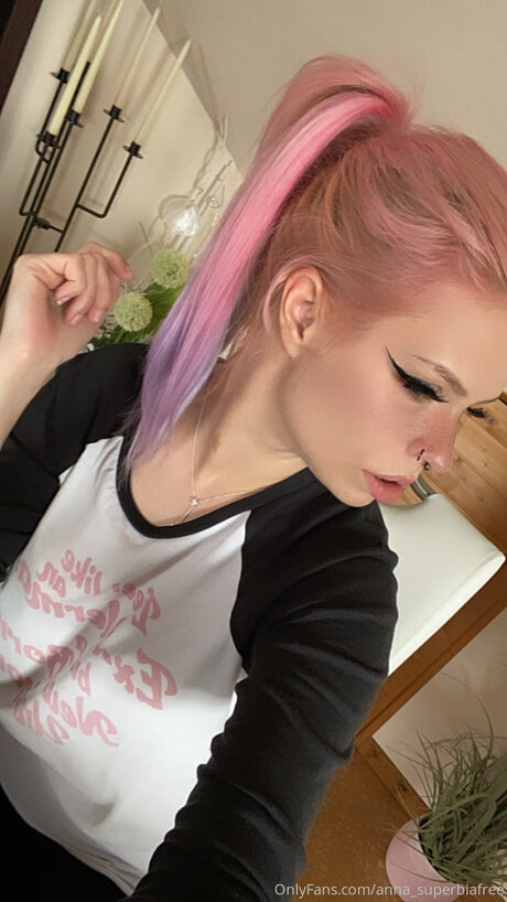 Superbia 美しいポルノスター 写真