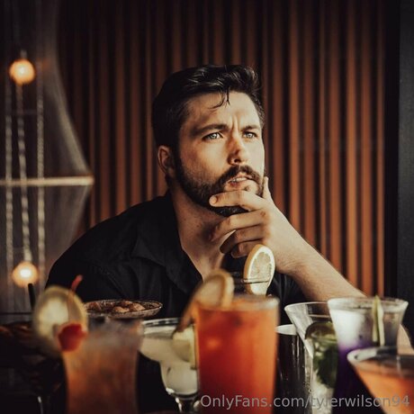 Tyler Wilson ポルノスター 裸 写真