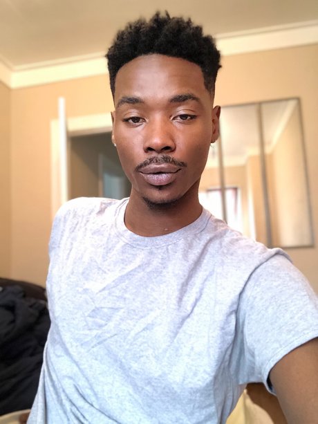 TreyDukes ヌードスター ギャラリー