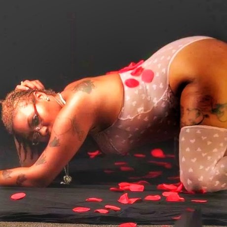 EdibleEllemissTrouble ヌードスター 画像