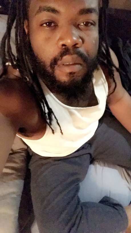 Zez 裸のスター 写真