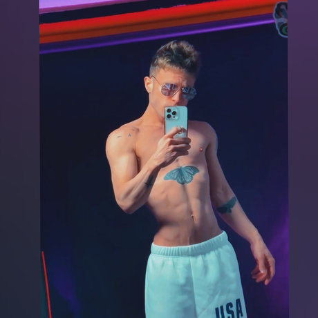 Joel Poe エロティックなモデル 写真