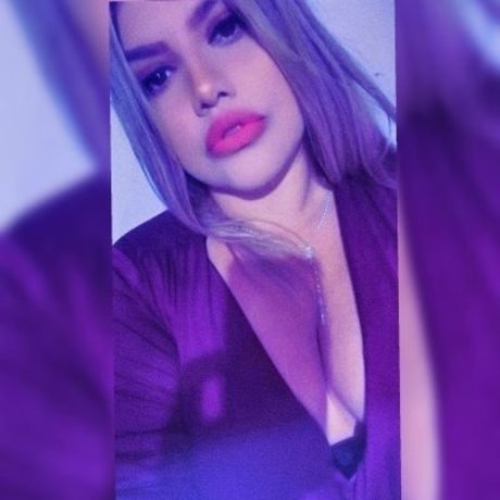 Pao Tello ポルノモデル 写真