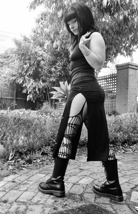 Lucyy Luciferr 高品質のポルノスター アーカイブ