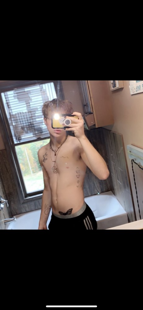 Harvey Flinn スター ヌード ギャラリー