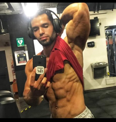 Oscar Perez セックスモデル 写真