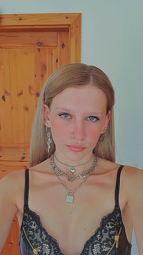 smallboobsbigheart_ 最高のモデル アーカイブ