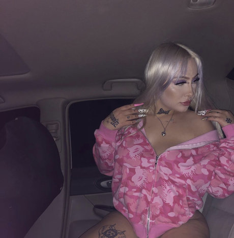 Snobunny_ 裸の女優 写真