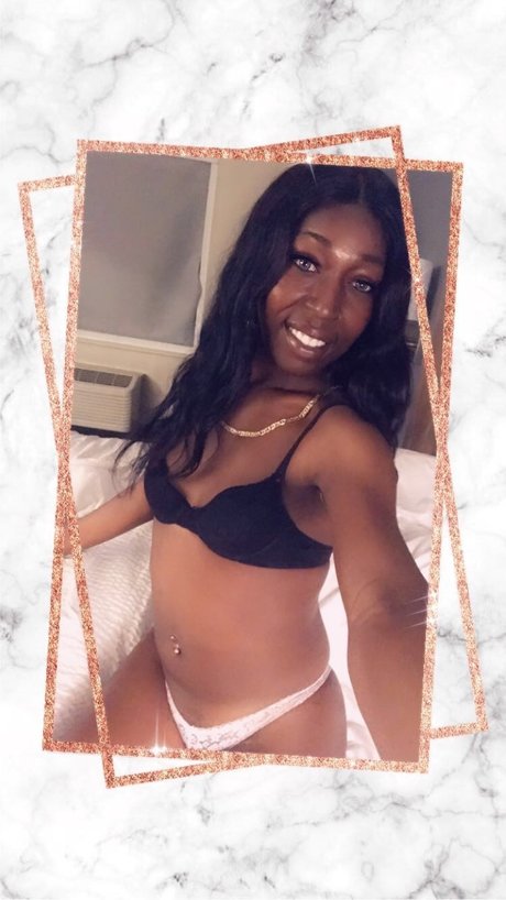 アジア人痴女OnlyFans ヌード 写真