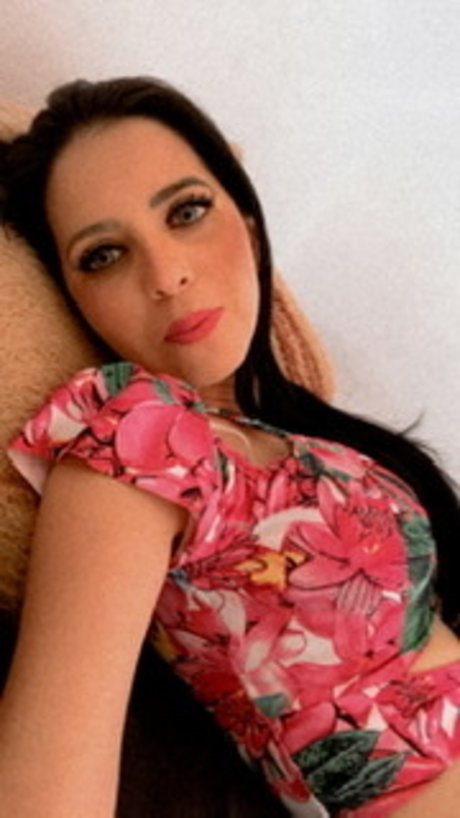 アジア人のタトゥー OnlyFans 美しいヌード 画像