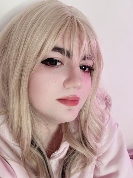 Nikola Strife 独占女優 ギャラリー