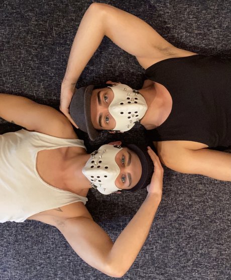 Two Hot B free_ 美しいスター 写真