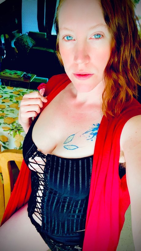 Lydia Chase アートスター 写真