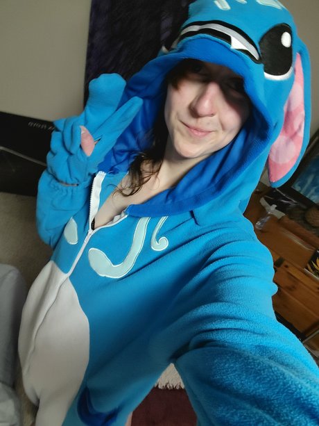 HappyGoLuckyTgirl エロティックなポルノスター アーカイブ