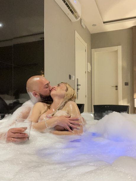 Iamm Ari y peke 最高の女優 写真