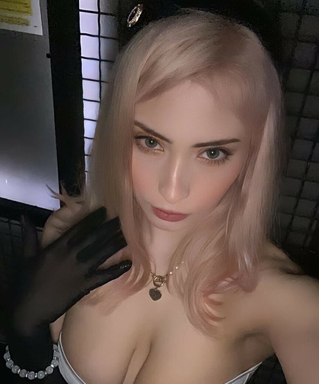 Athena Cosplay ポルノスター トップ 写真