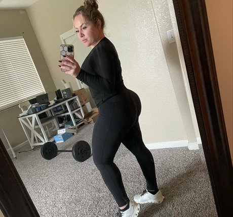 notyouraverage セックス女優 写真