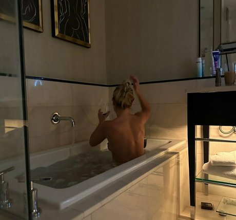 エボニートランスオンリーファンズ セクシーヌード 写真