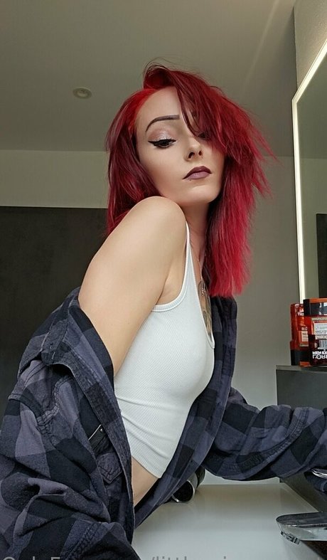 littlemissnaughtytw 無料女優 写真