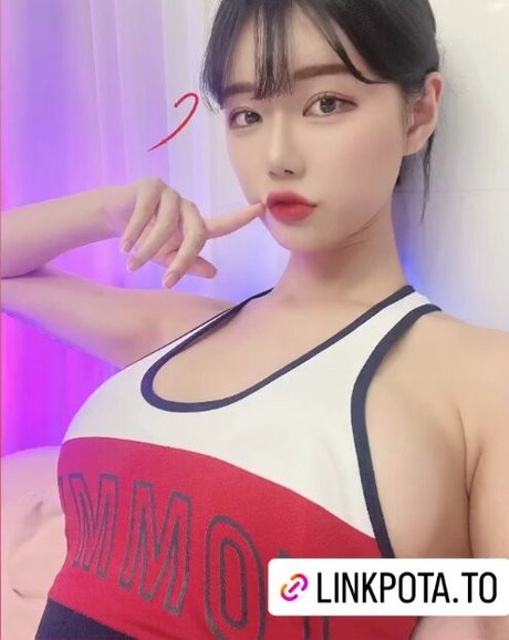 チンコを持つ女たち OnlyFans ヌード ギャラリー