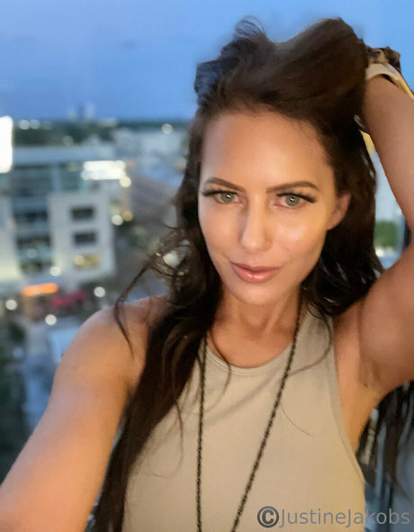 小柄なBBC OnlyFans ポルノ ギャラリー