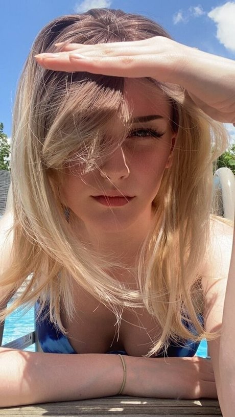 Soggyalien22 ポルノモデル 写真