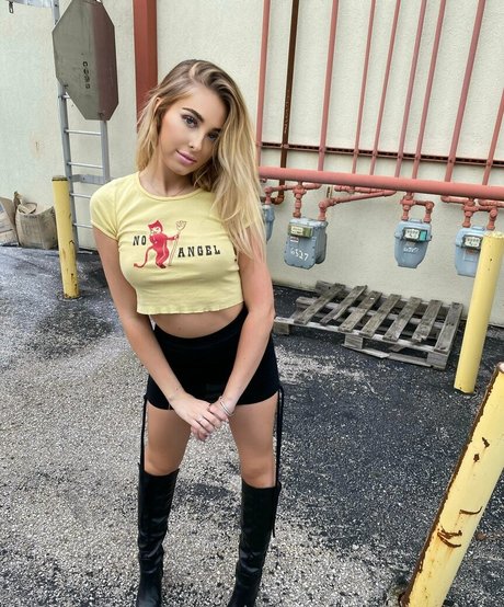 手袋onlyfans ヌード ギャラリー