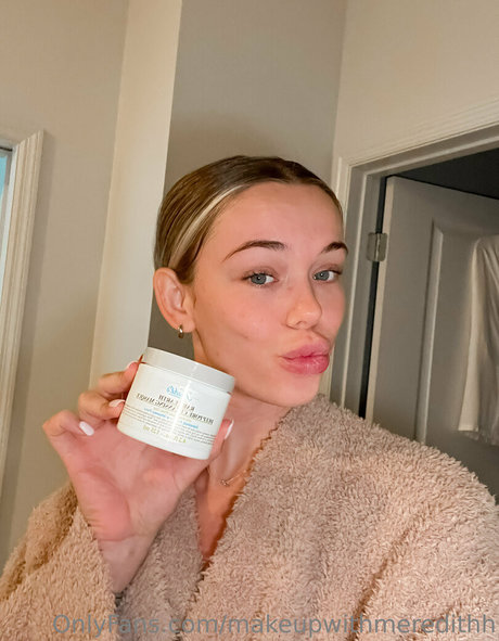 makeupwithmeredithh 高品質モデル 写真