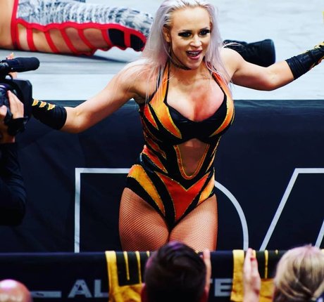 ティーンのおっぱいOnlyFans ヌード 画像