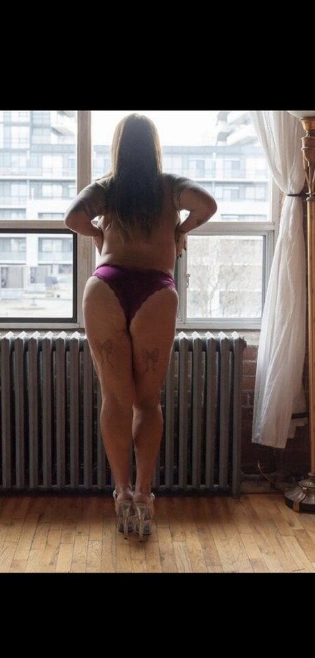 曲線美のティーンズOnlyFans 無料セクシー 画像