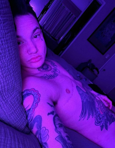 大きな乳首OnlyFans HD ギャラリー