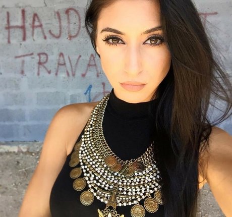 セクシーなブロンドのOnlyFans 美しいポルノ 写真