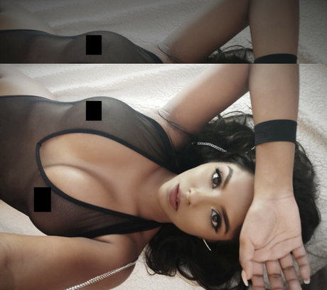 姉妹OnlyFans ポルノグラフィック 写真