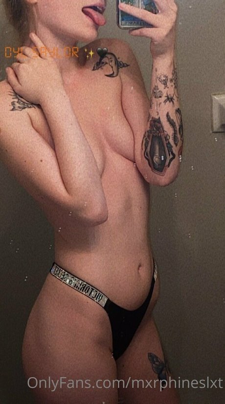 mxrphineslxt ポルノスター 画像