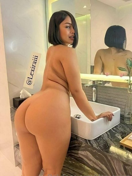 ブロンドオンリーファン アダルト 画像