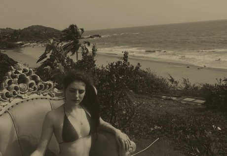 Jasmine van den Bogaerde ヌード女優 写真