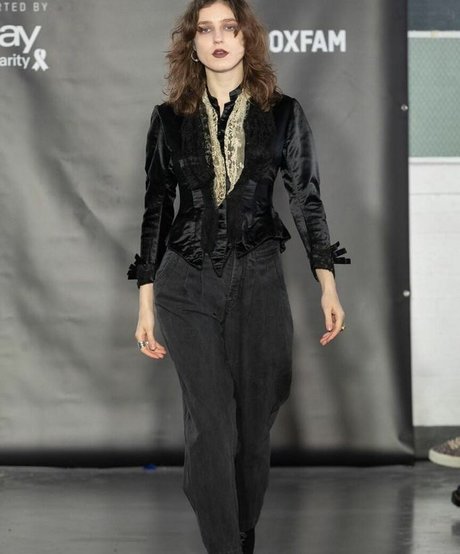 Jasmine van den Bogaerde ポルノスター 無料 ギャラリー