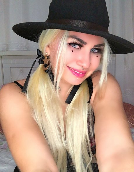 francyfree 最高のモデル 写真