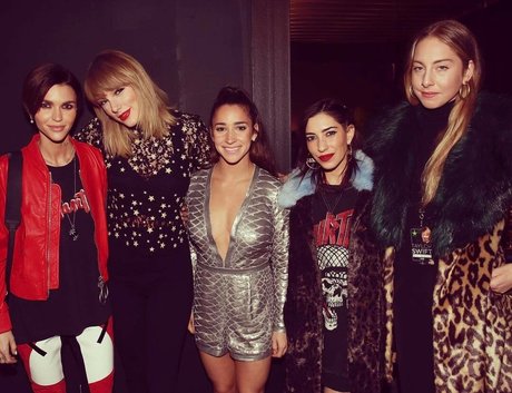 Aly Raisman ポルノモデル 写真