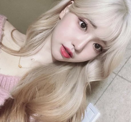 Se Yeon ポルノスター 独占 写真