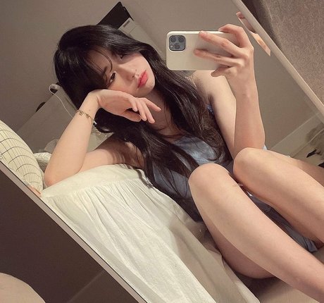 Se Yeon 素敵なポルノスター 写真