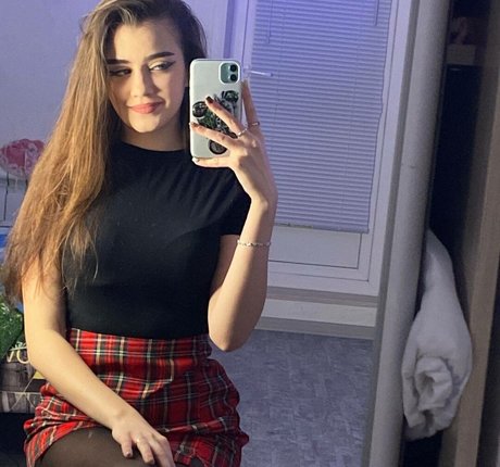 lelyamt ポルノスター 可愛い 写真