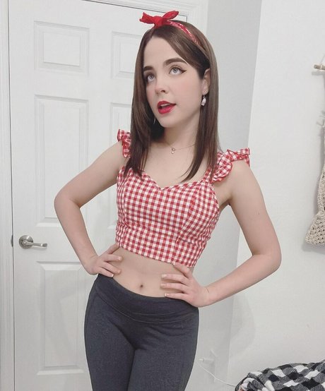 興奮した熟女OnlyFans パーフェクト 写真