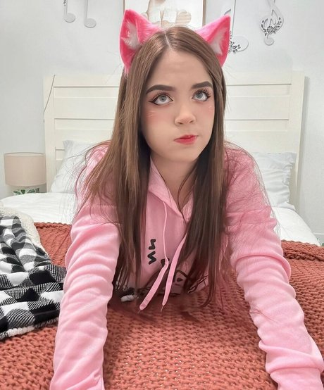 アジア人のタトゥー OnlyFans アートヌード 画像