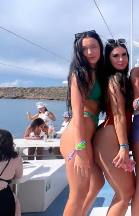 Honey Barrett ポルノスター 写真